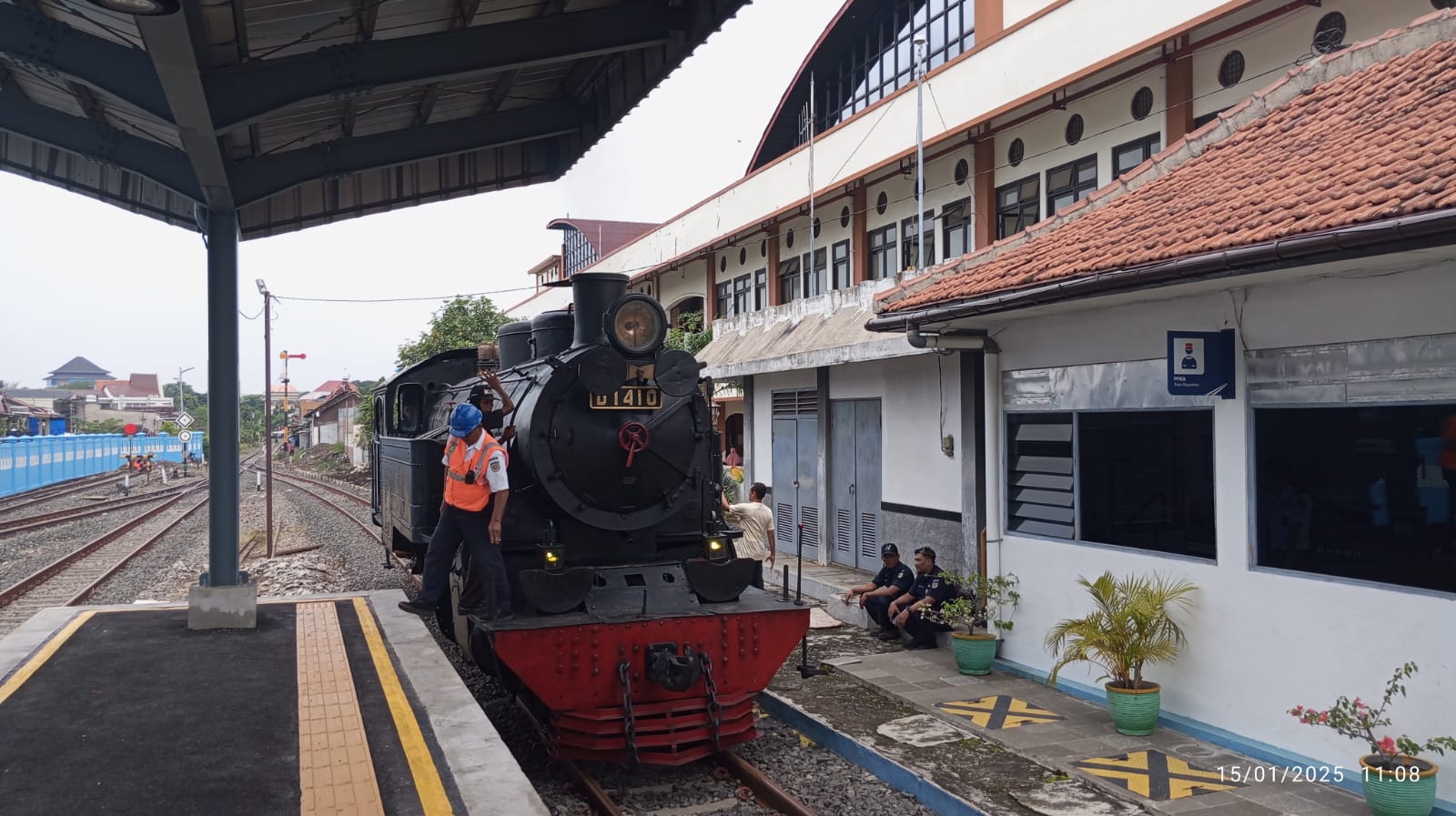 BEROPERASI: Sepur Kluthuk Jaladara menjadi salah satu objek wisata di kota solo. (BUDI/RJ)