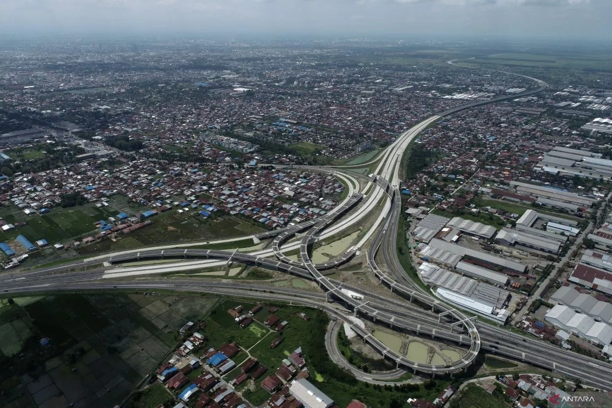 Tol Trans Sumatera Sumber: antara