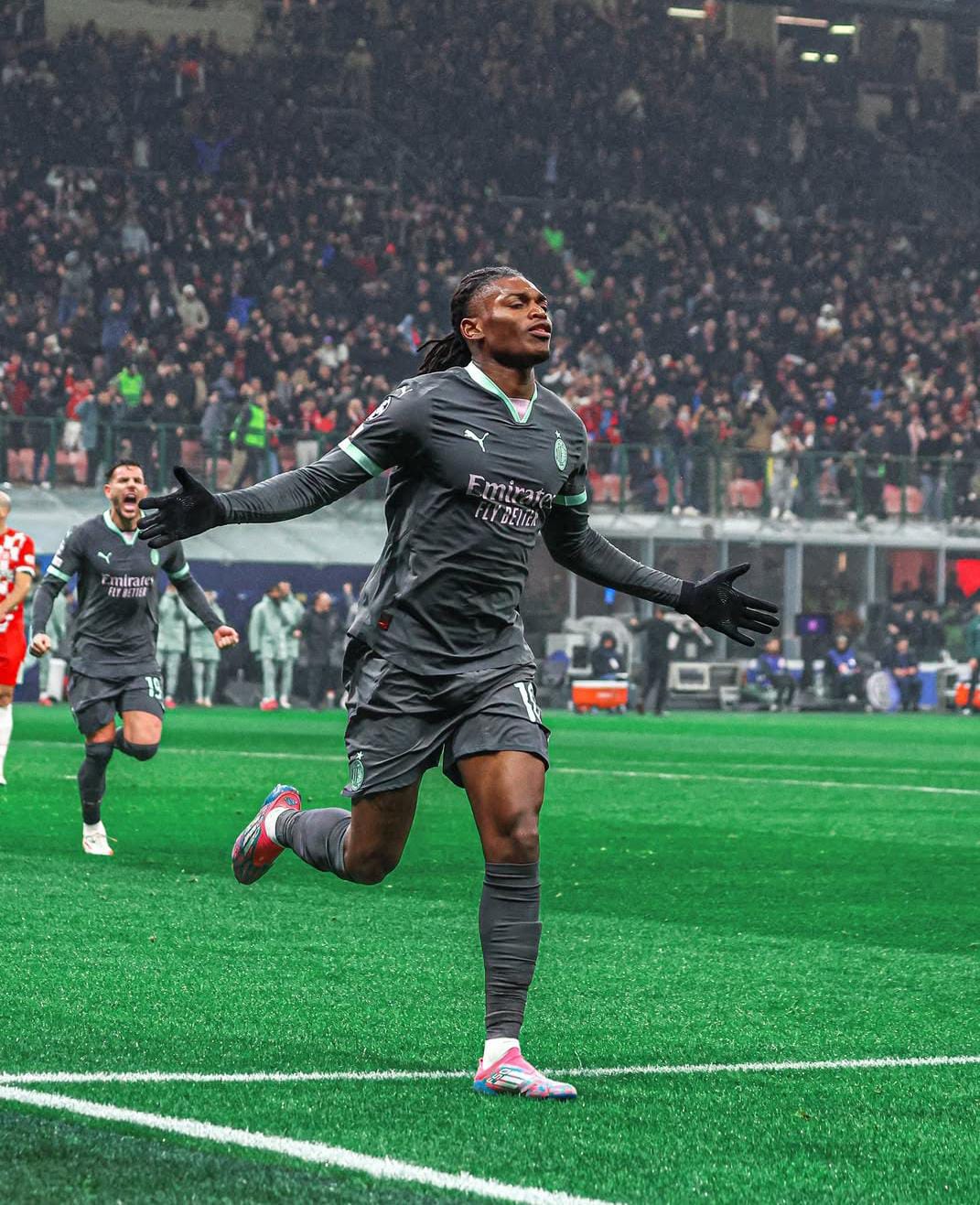 Selebrasi Rafael Leao setelah mencetak gol saat lawan Girona.