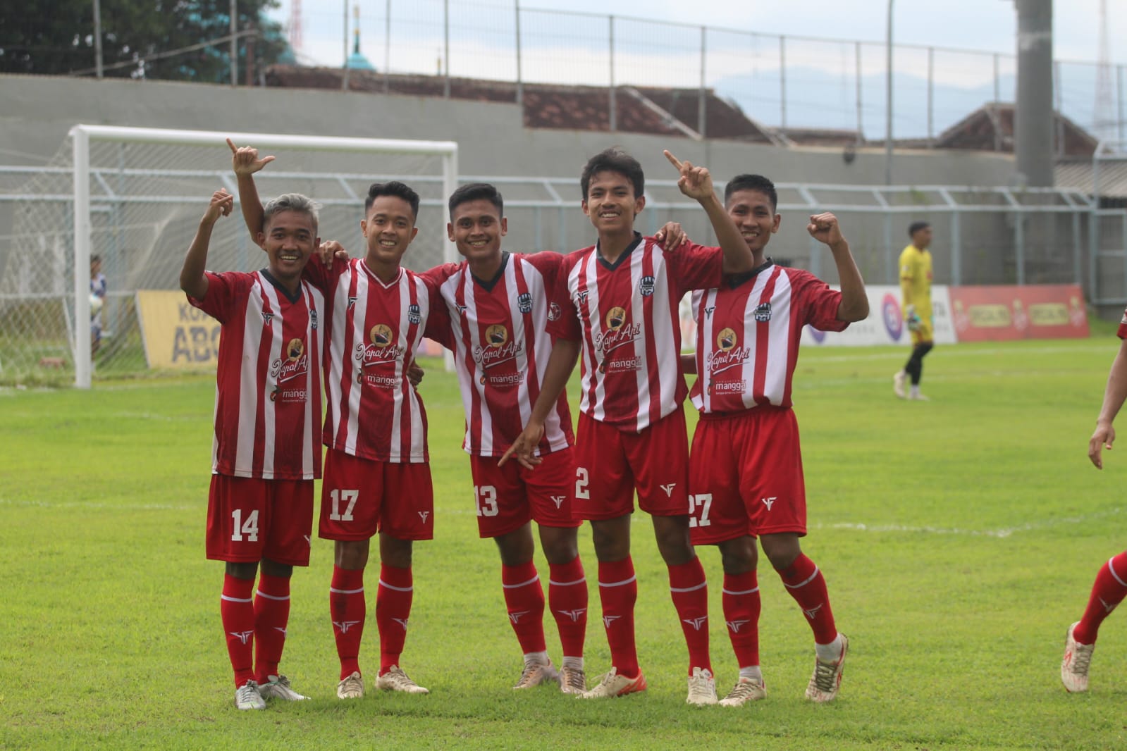 MELAJU KE 16 BESAR: Pemain Persebo 1964 Bondowoso saat berlaga. Klub ini lolos ke babak 16 besar.