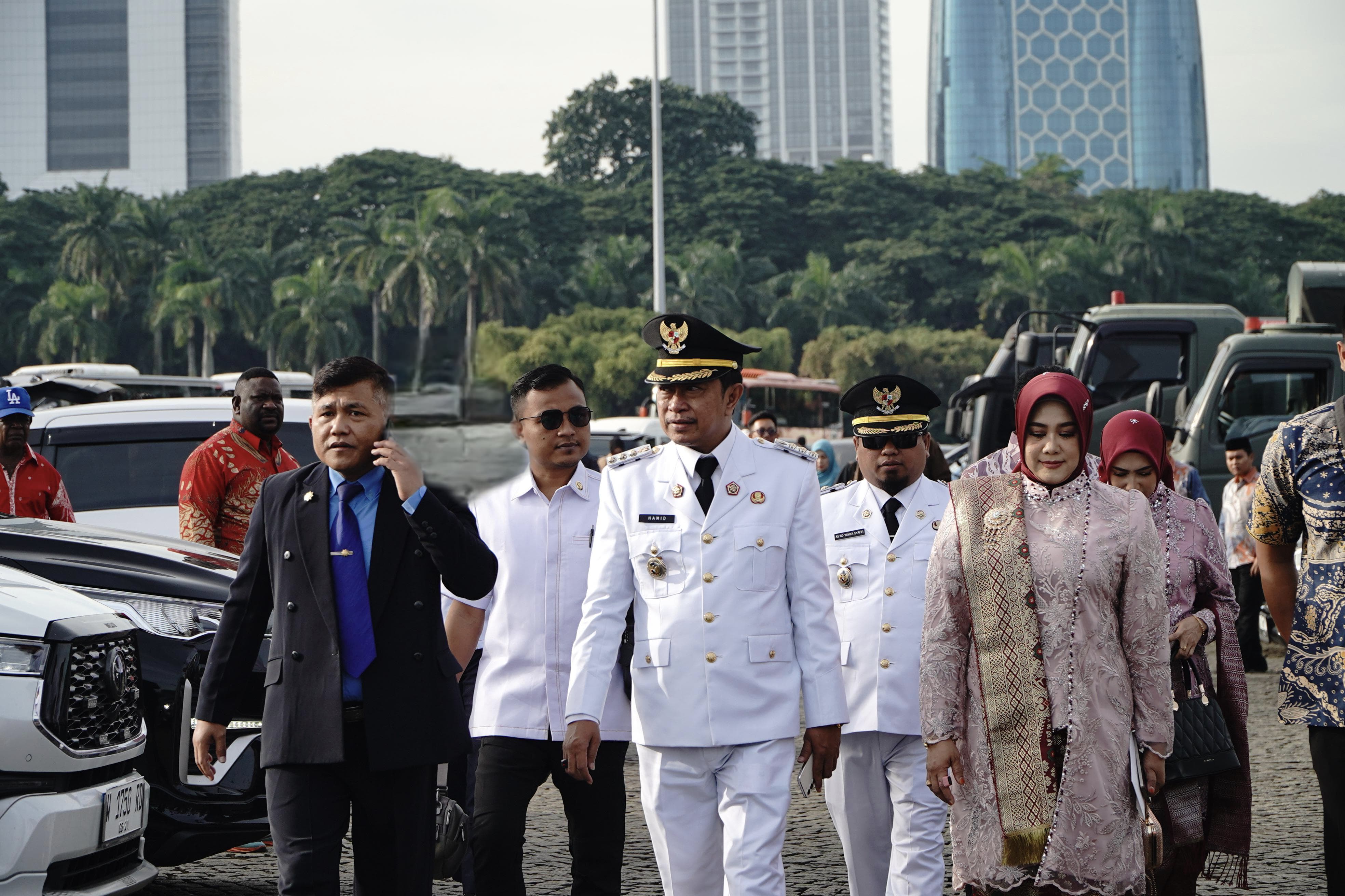 Bupati Bondowoso  H Abdul Hamid Wahid dan wakilnya As