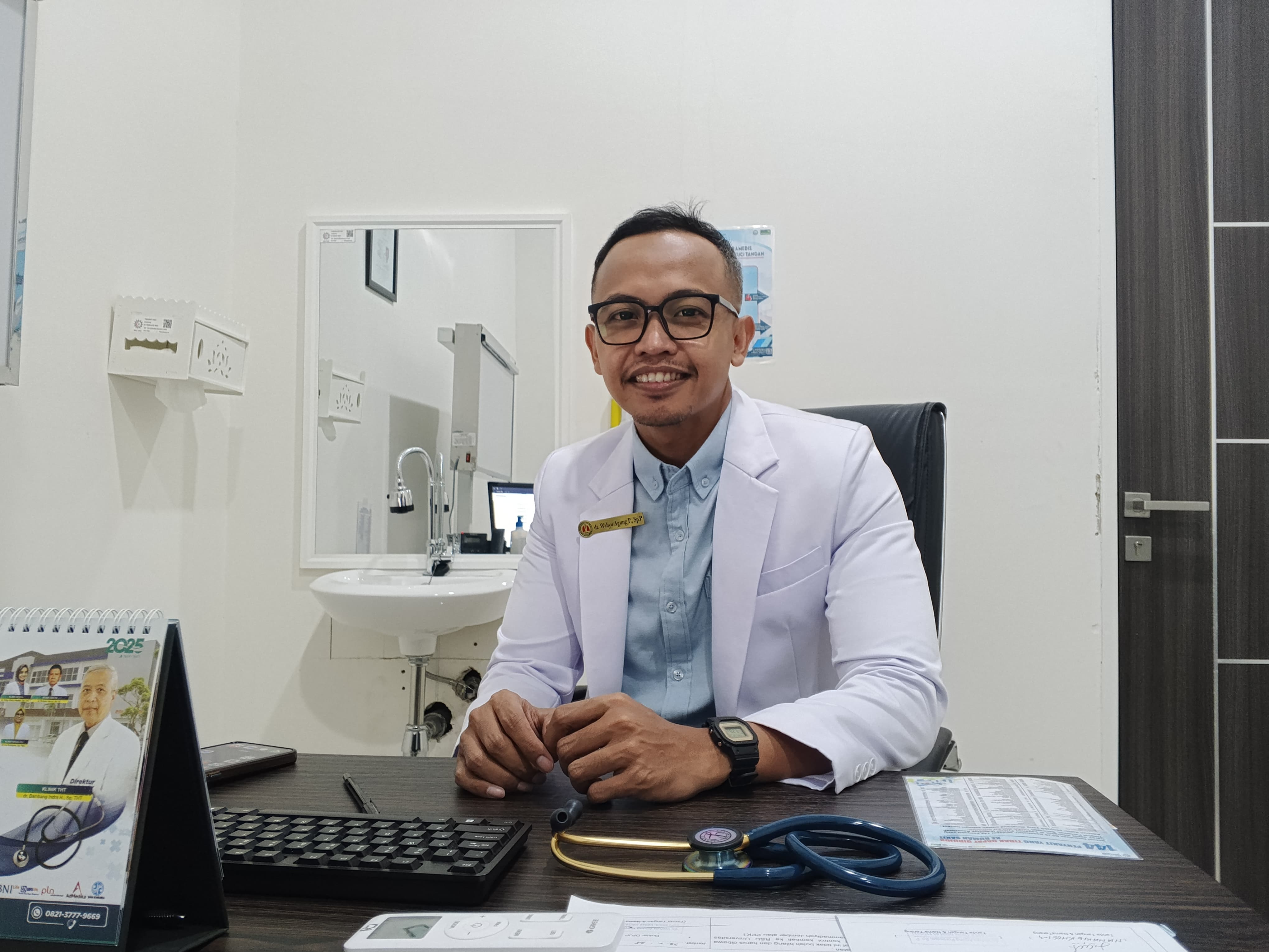 dr WAHYU AGUNG PURNOMO SpP  Dokter Spesialis Paru RSU Unmuh Jember