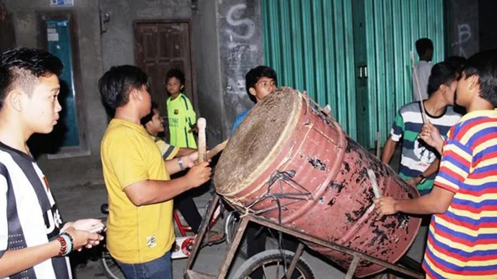 Fenomena Tradisi Bangunkan Sahur Dengan Bedug