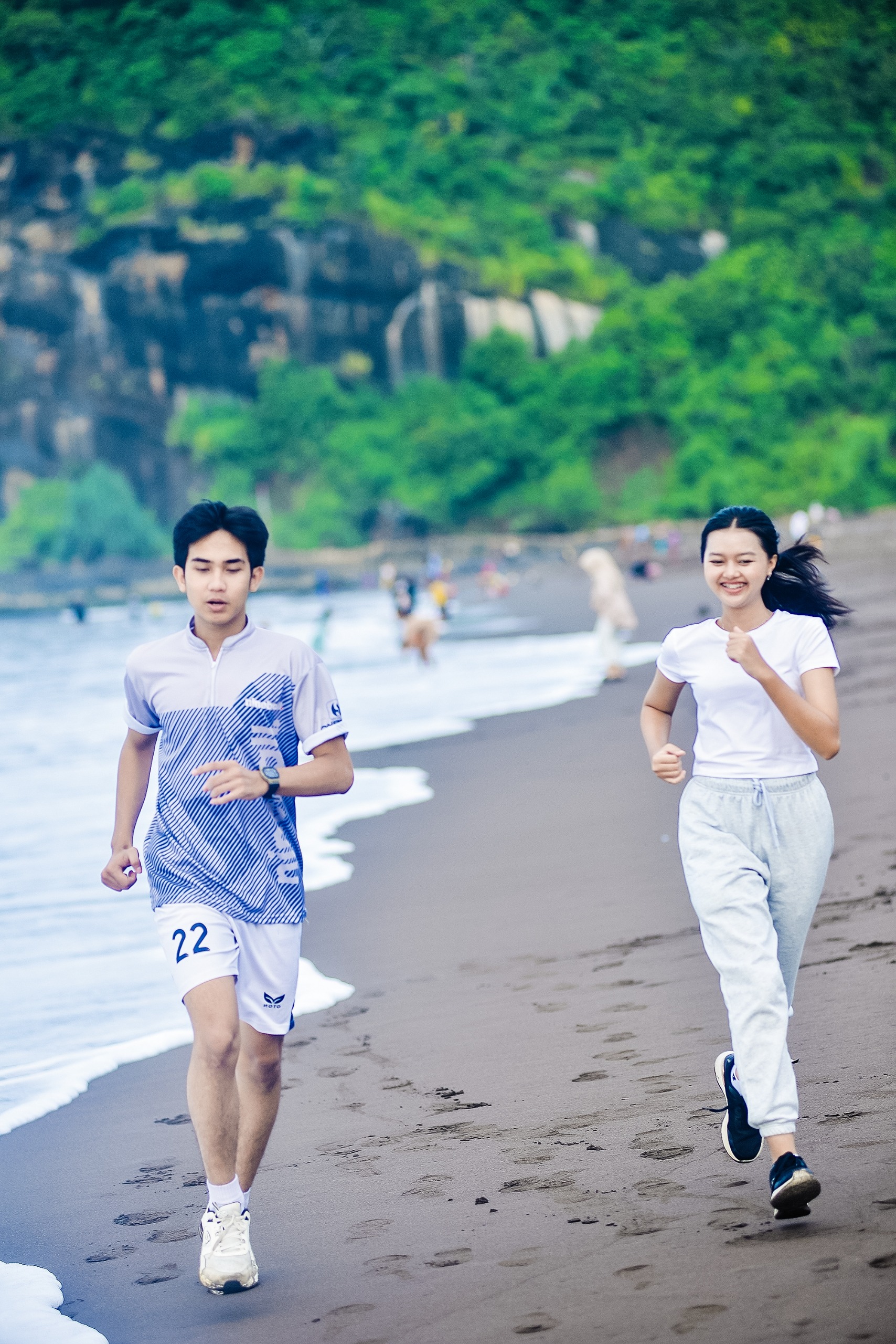 HARAPAN BESAR: Watu Ulo Reborn Beach Run 2025 dapat menjadi contoh green event yang tidak hanya menyenangkan, tetapi juga ramah lingkungan.(Tri Joko/RJ)