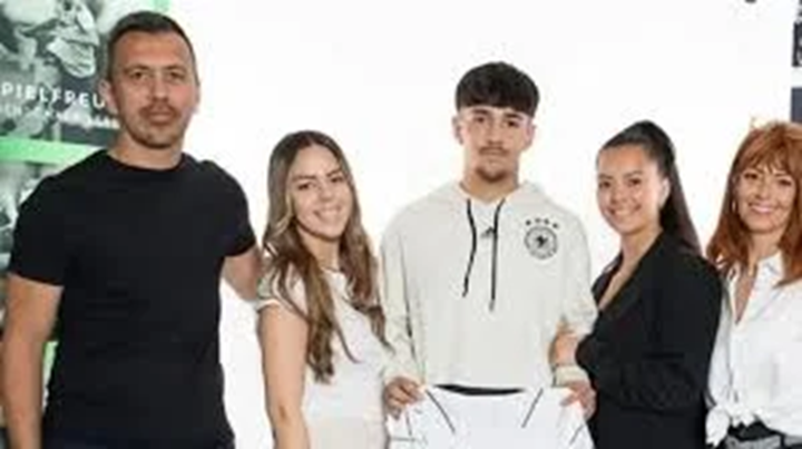 Laurin Ulrich, Wonderkid Stuttgart