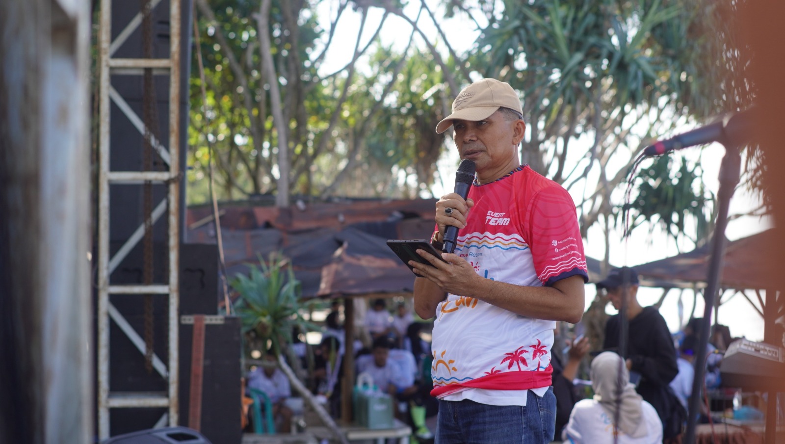 PATUT DIKEMBANGKAN: Kepala Disparbud Jember Bambang Rudianto  event Watu Ulo Reborn Beach Run 2025, Minggu.