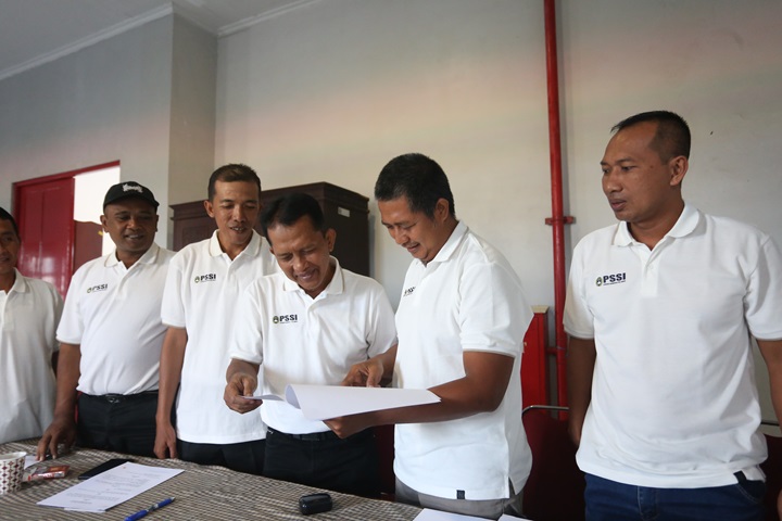 Komite Pemilihan dari Askab PSSI Jember. (YULIO/RJ)