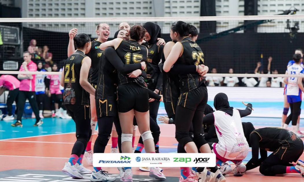 Pemain Jakarta Popsivo Polwan saat melakuan selebrasi setelah dipastikan maju ke grand final (Instagram @popsivopolwan)