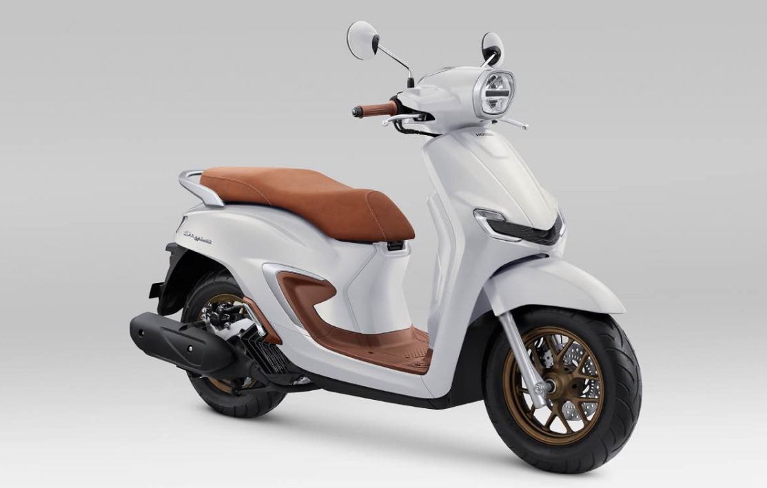 5 Rekomendasi Motor Matic Terbaik untuk Wanita 2025 yang Stylish dan Nyaman