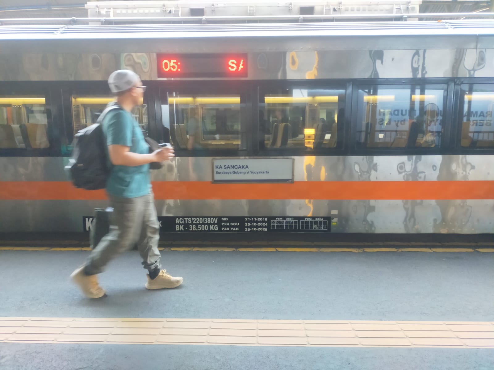 Kereta Api Sancaka (DOK HUMAS DAOP 8 SURABAYA)