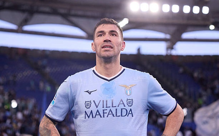 ROME, ITALY - MAY 10: Alessio Romagnoli of SS Lazio looks on during the Serie A match between SS Lazio and Juventus at Stadio Olimpico on May 10, 2025 in Rome, Italy. (Photo by Emmanuele Ciancaglini/Ciancaphoto Studio/Getty Images)