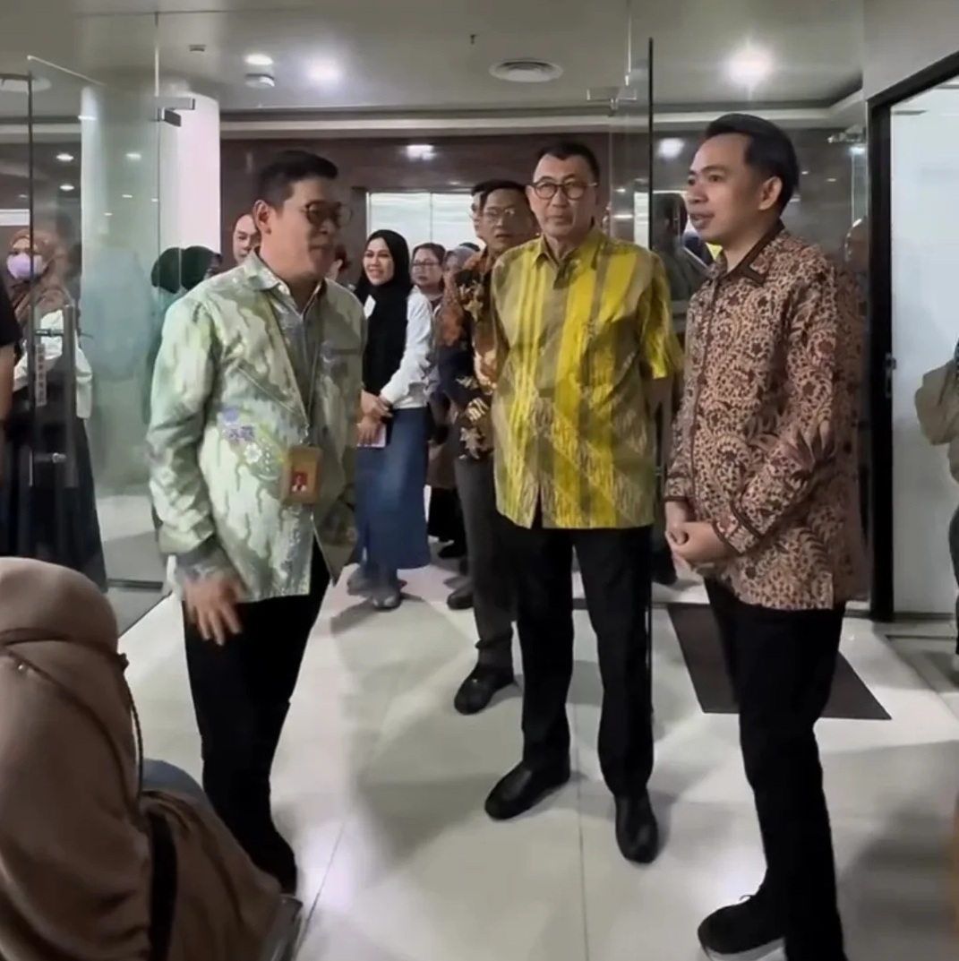 CEK SARANA DAN PELAYANAN: Gus Fawait saat kunjungan dan melihat-lihat pelayanan di RS Hermina Kemayoran Jakarta, Jumat (16/5). (Instagram @gus.fawait)