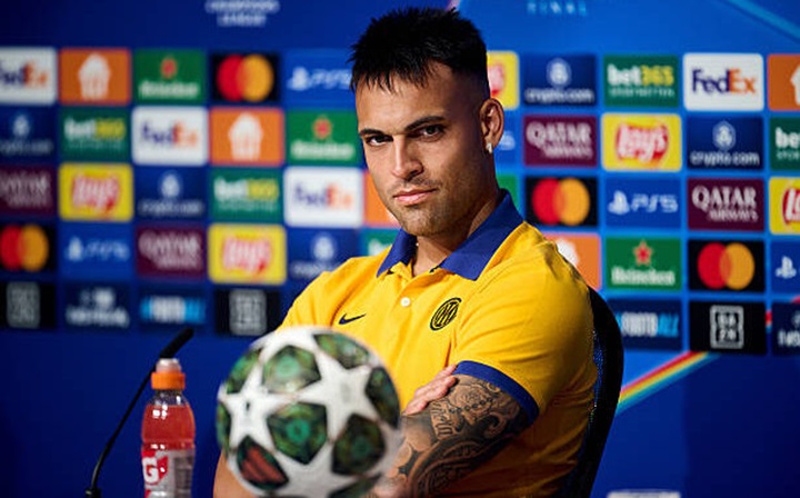 MUNICH, GERMANY - MAY 30: Lautaro Martinez of FC Internazionale speaks with the media during the press conference ahead of the UEFA Champions League Final 2025 between Paris Saint-Germain and FC Internazionale Milano at  on May 30, 2025 in Munich, Germany