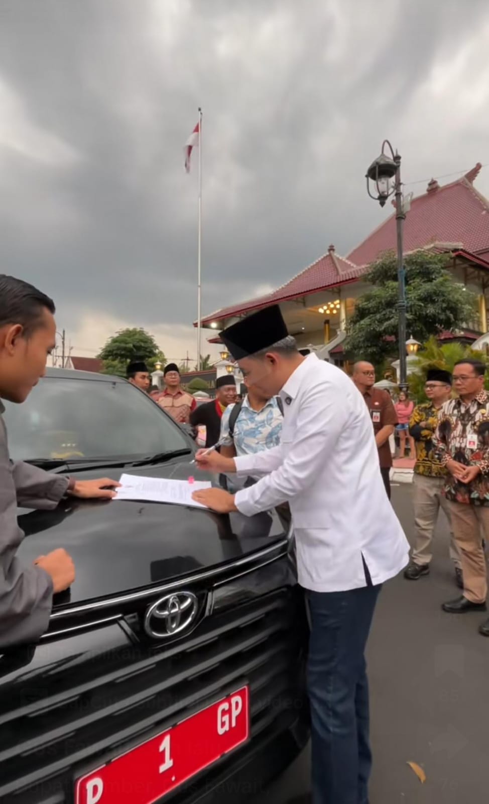 Tunggangan favorite Bupati Jember Gus Fawait saat bertugas, minibus Toyota Avanza. (Dok. Gus Fawait)