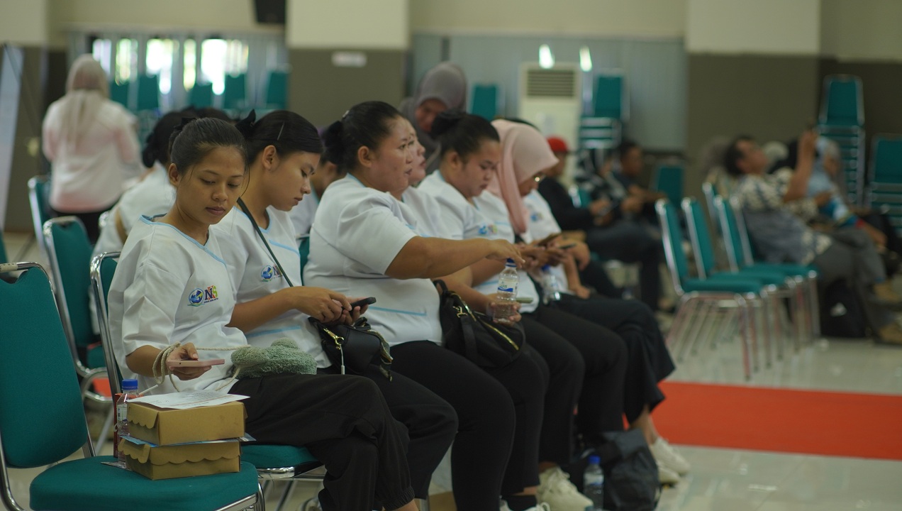Keluarga PMI mengikuti sosialisasi rumah subsidi program Kementerian P2MI di Gedung Kuliah Terbuka UIN KHAS Jember, kemarin (3/6). (YULIO FA/RADAR JEMBER)