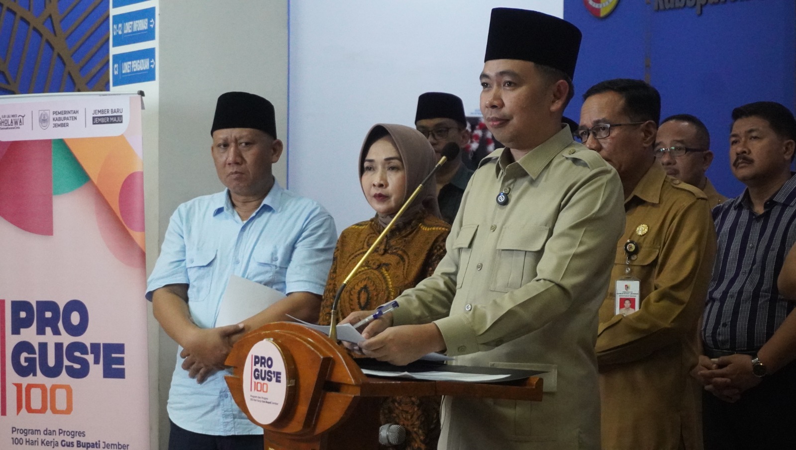 Bupati Gus Fawait sat ditemani oleh sejumlah Anggota Tim Pengarah Percepatan Pembangunan Daerah (TP3D) Kabupaten Jember (Maulana/JPRJ)