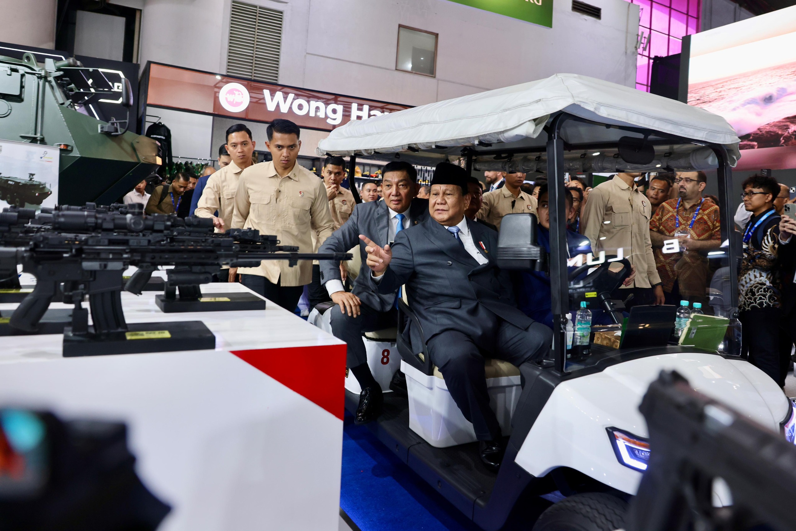 Gagah! Prabowo Resmikan Rantis Listrik Maung MV3 EV &lsquo;Pandu&rsquo; Produksi PT Pindad