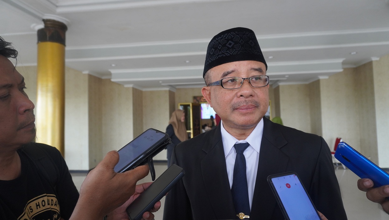 &ldquo;Persaingan itu benar-benar persaingan yang terbuka, seperti yang biasa kita laksanakan di model CAT itu.&rdquo; SUKOWINARNO, Kepala BKPSDM Jember.
