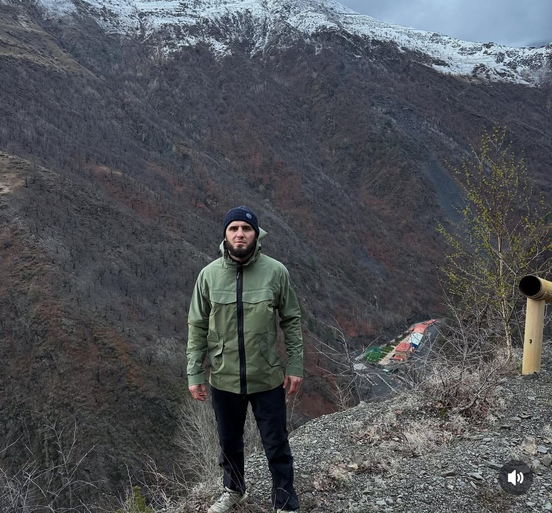 BERLATIH: rutinitas Islam Makhachev saat berlatih di dagestan (ig:Islammakhachev)