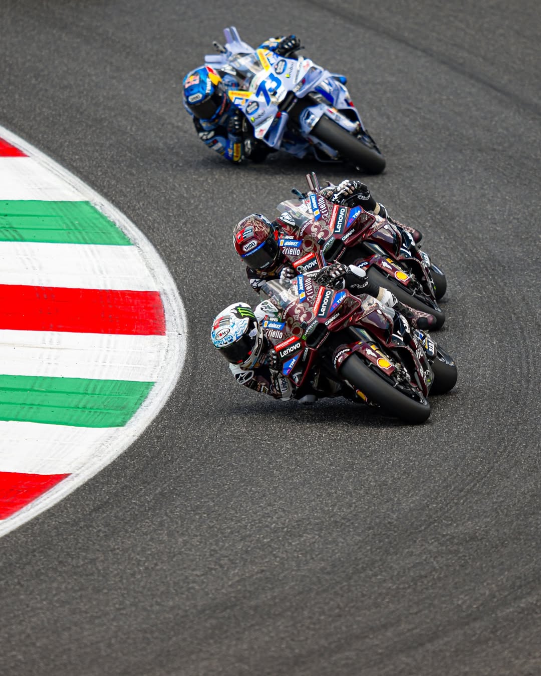 Marquez tampil dominan sejak awal, meski sempat mendapat tekanan dari rekan setimnya di Ducati, Francesco Bagnaia.