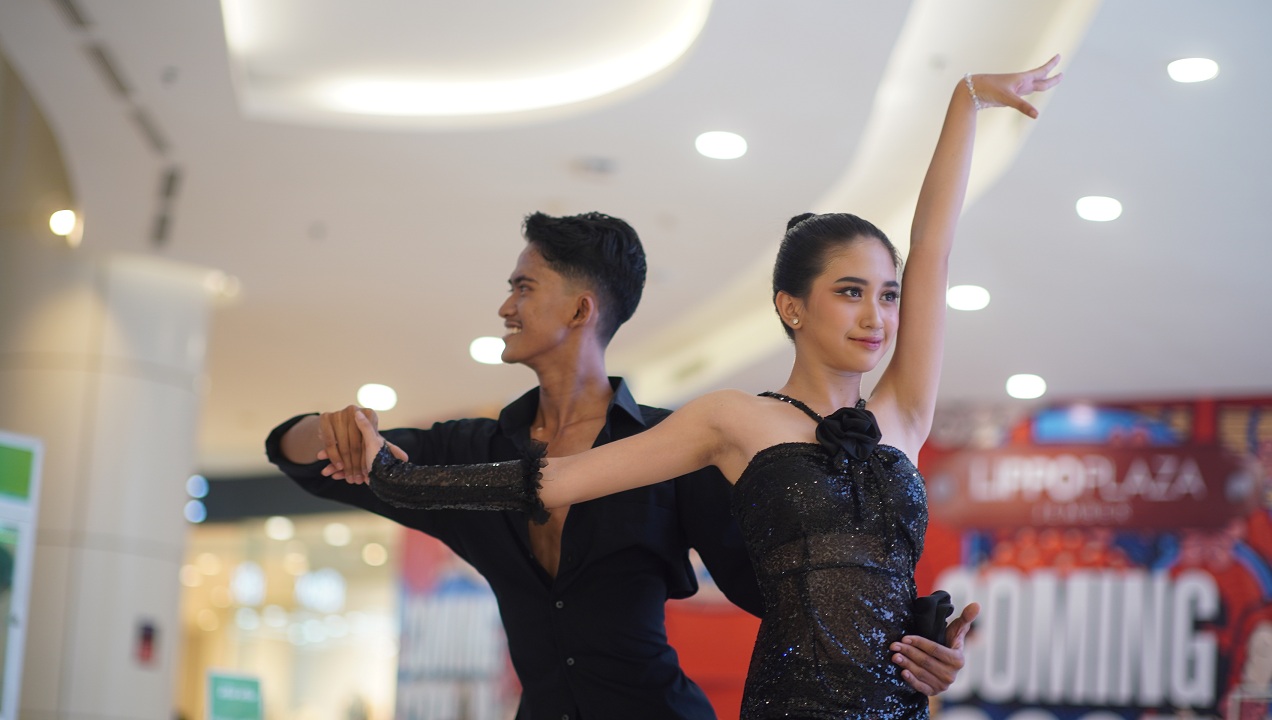 CETAK SEJARAH: Pasangan Aura dan Ali menyumbang 2 medali perak dari nomor Free For All (FFA) ChaChaCha dan FFA Jive.