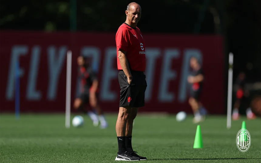 Max Allegri saat memimpin latihan AC Milan