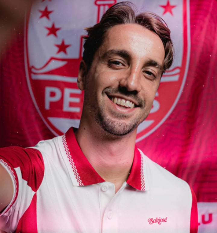 Adriano Castanheira