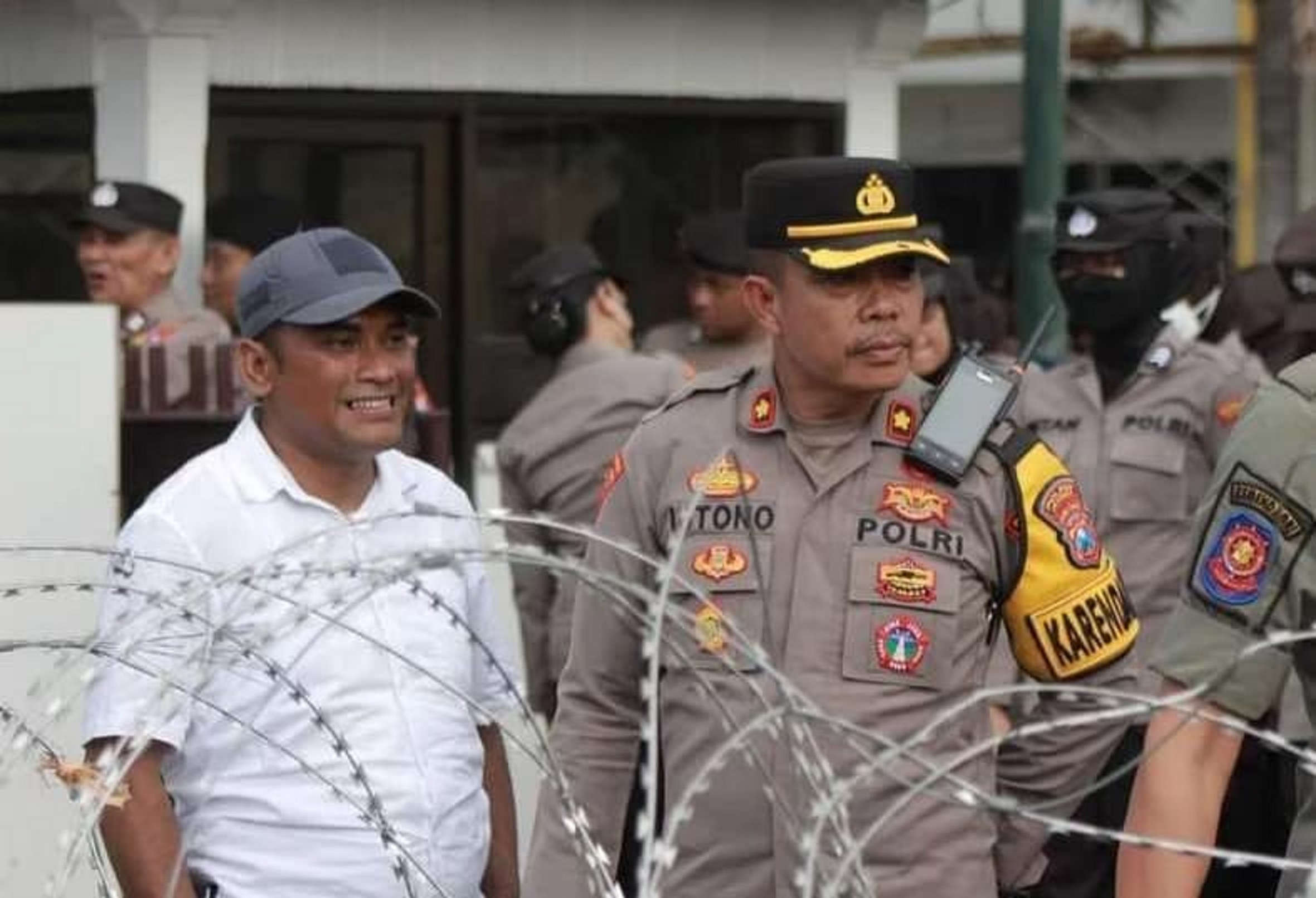 &nbsp;&ldquo;Kami sangat menyayangkan jika kegiatan konvoi yang seharusnya bermakna positif, berubah menjadi keributan di jalan. Budaya seperti ini tak boleh diteruskan.&rdquo; KOMPOL ISTONO, Kabag Ops Polres Jember.