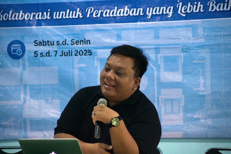 &ldquo;Media yang mampu membangun kedekatan dengan pembaca dan mengutamakan kualitas akan selalu dicari. Jangan hanya mengejar viral, hadirkan karya jurnalistik yang bernilai.&rdquo;&nbsp;KUKUH PRIBADI, Dosen Unmuh.