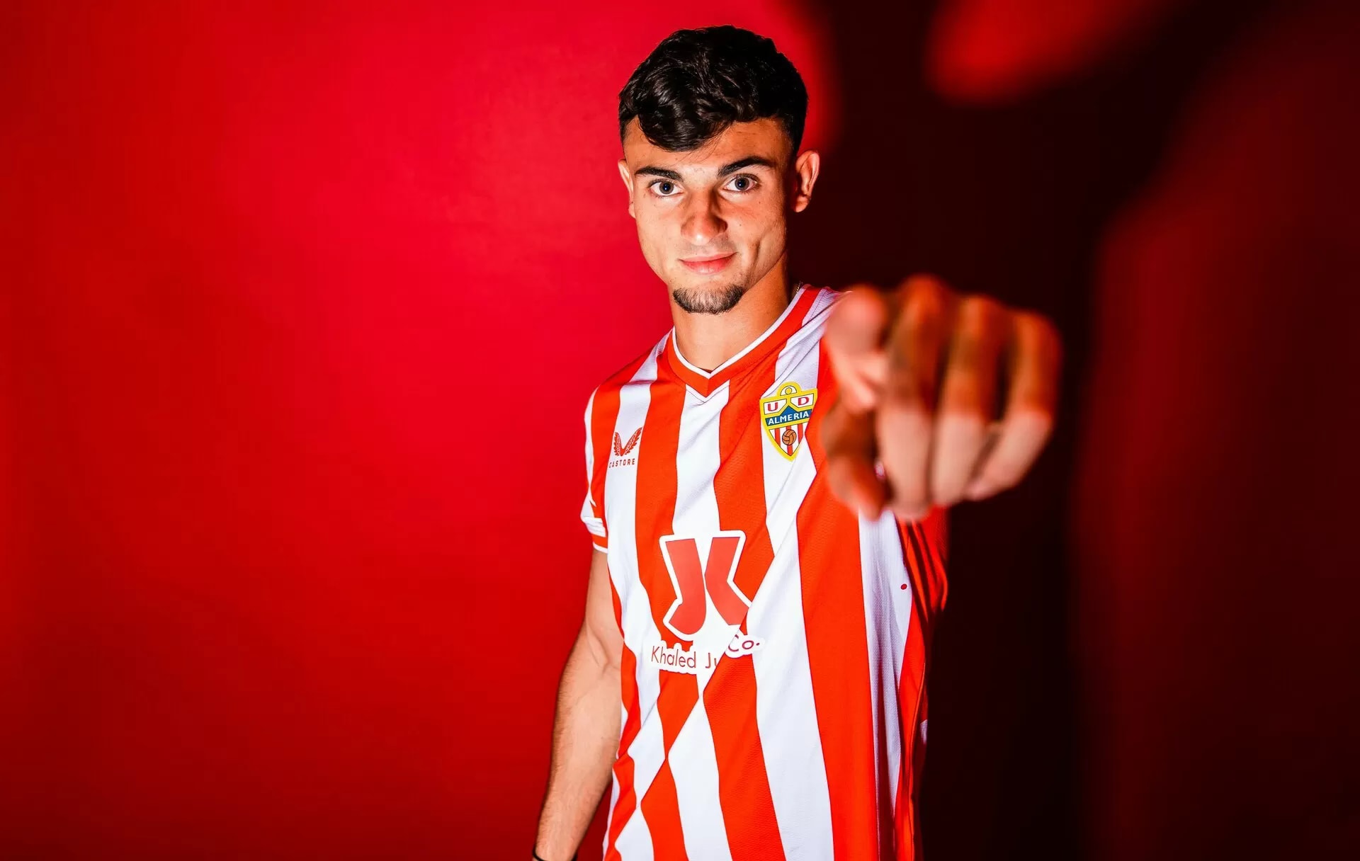 bek kanan Almeria Marc Pubill