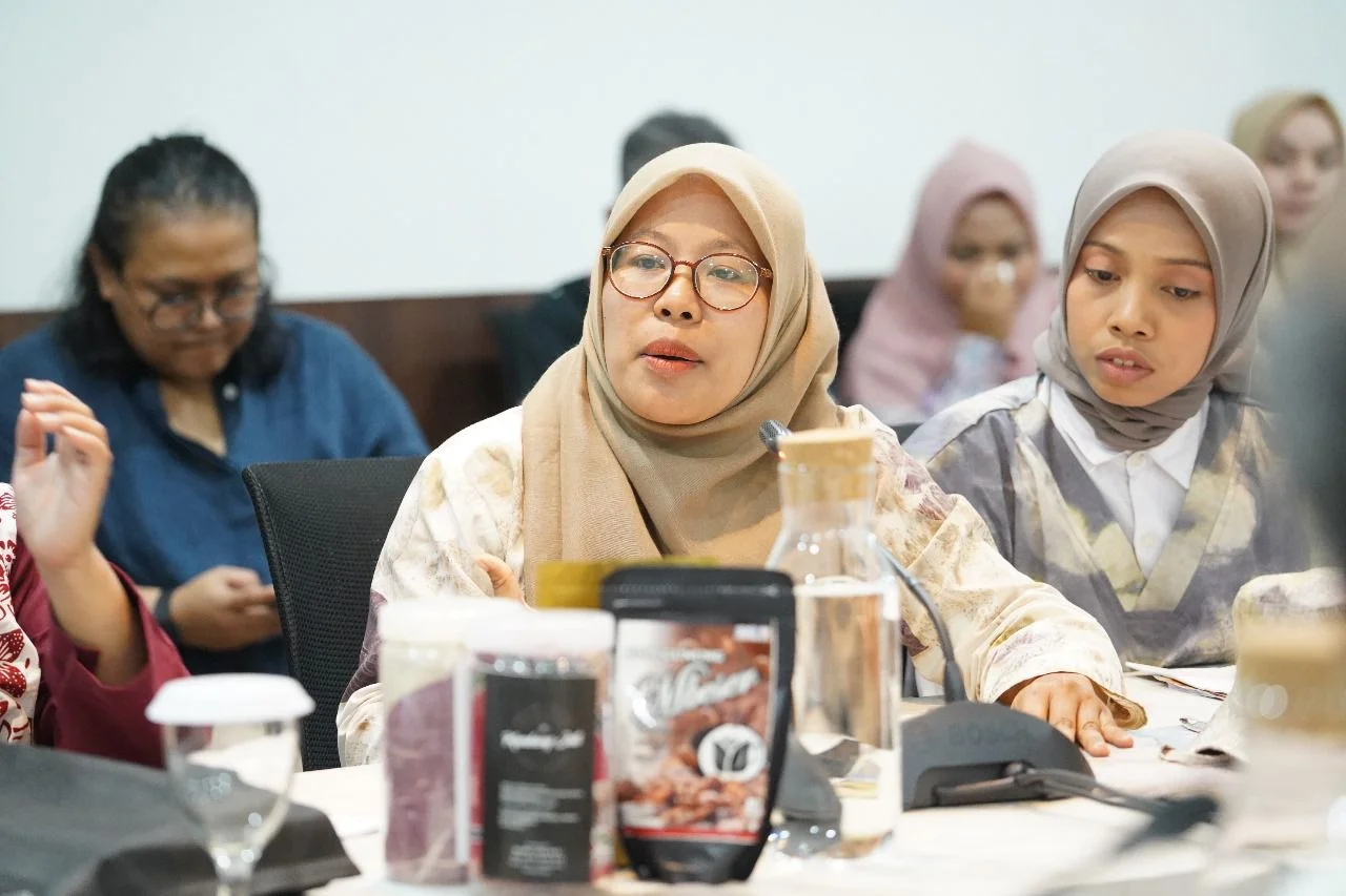 AUDIENSI: Dewi Srikandi menjadi salah satu perwakilan Desbumi Dukuh Dempok dalam audiensi dengan kementerian koperasi bersama Migrant Care di Jakarta, beberapa waktu lalu.