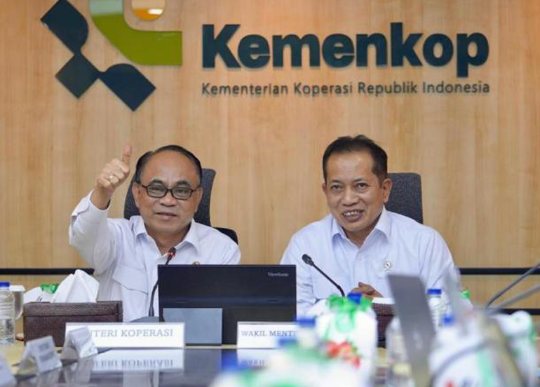 Menteri Koperasi Budi Arie Setiadi dan Wakil Menteri Koperasi sekaligus Koordinator Satgas Percepatan Pembentukan Kopdes/Kel Merah Putih, Ferry Juliantono. (Foto. Kemenkop)