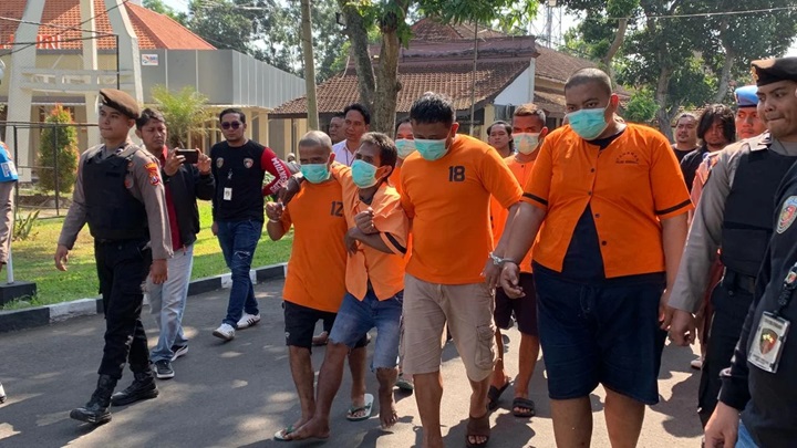 PINCANG: Pelaku curanmor di Bondowoso kesulitan untuk berjalan, karena mendapat hadiah timah panas dari polisi ketika diamankan.