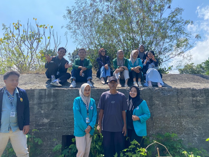 Mahasiswa melakukan eksplorasi peninggalan sejarah berupa bungker di Dusun Pulorejo, Gumukmas, Jember. Bertujuan untuk mempelajari dan melestarikan sejarah lokal serta meningkatkan kesadaran