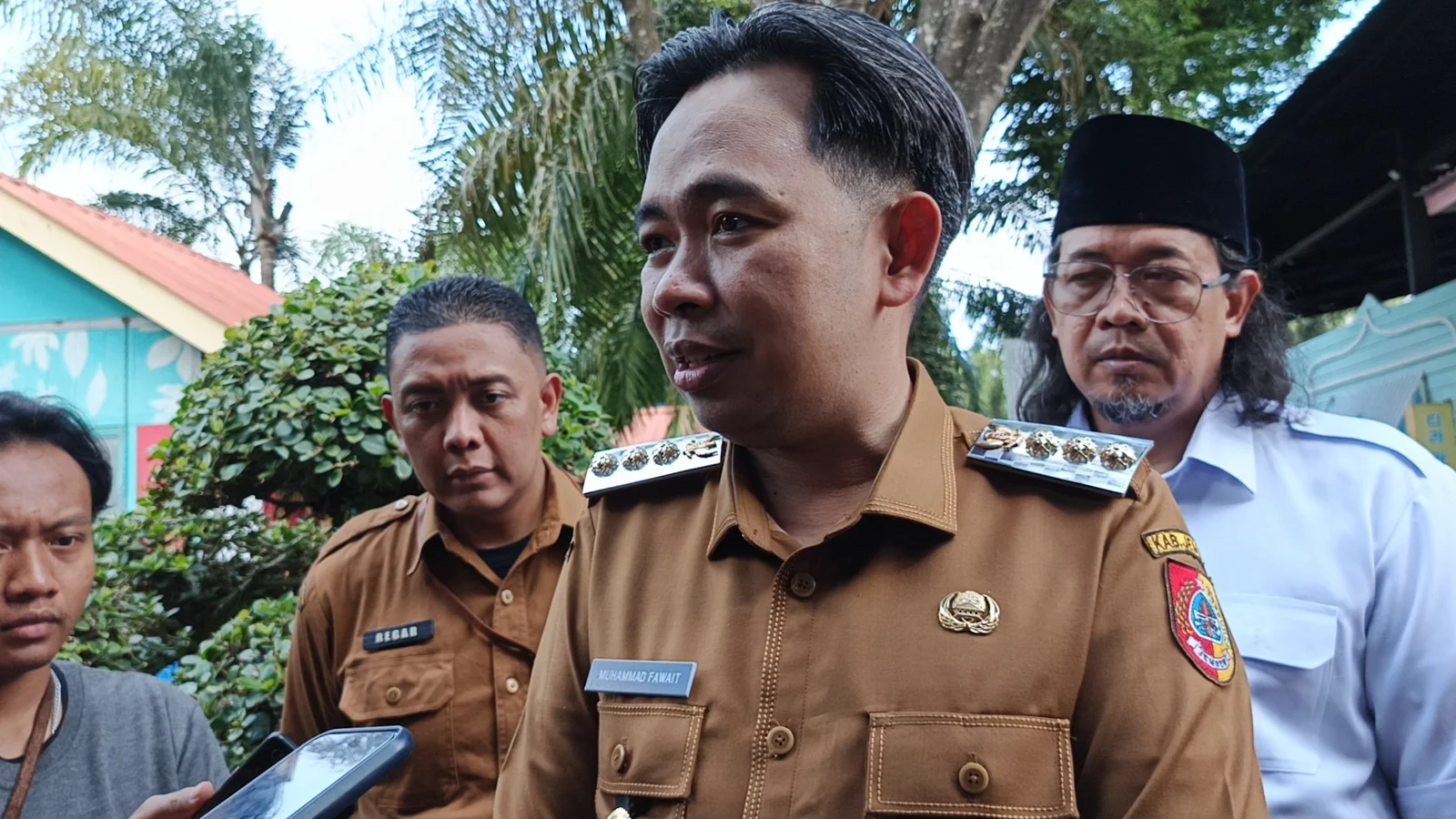 "Kami akan pantau, day to day, nanti malam kita akan bertemu kembali untuk memantau perkembangannya." MUHAMMAD FAWAIT, Bupati Jember.