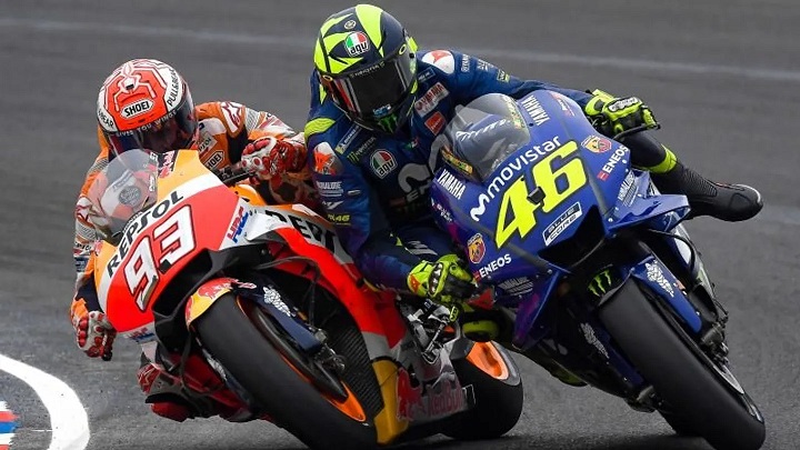 Insiden antara Marc Marquez dengan Valentino Rossi beberapa dekade silam, menjadi awal konflik berkeoanjangan.