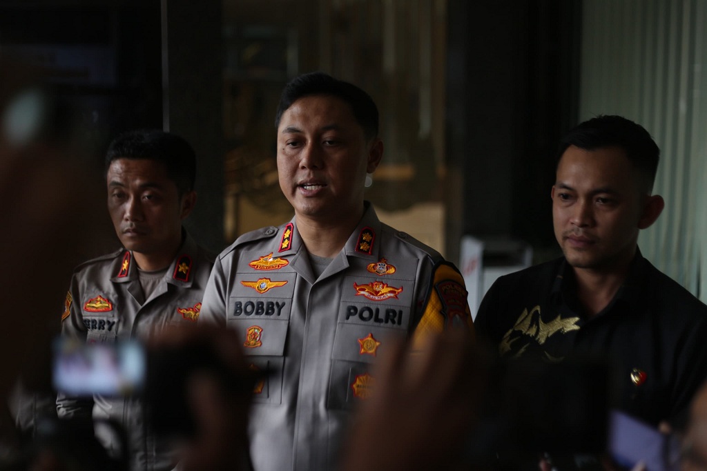 &nbsp;&ldquo;Kami imbau kepada masyarakat untuk tetap tertib dan tidak melakukan pembelian BBM dalam jumlah besar untuk ditimbun.&rdquo; AKBP BOBBY S. CONDROPUTRA, Kapolres Jember.