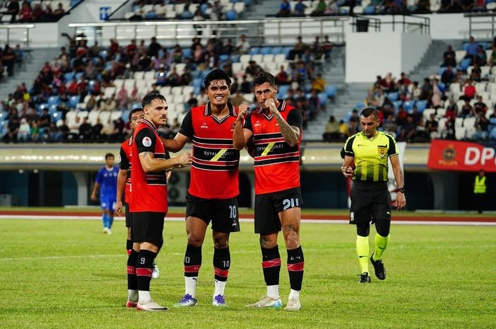 Selebrasi Ramadhan Sananta pada laga melawan  Sumsel United dalam uji coba di Stadion Nasional Hassanal Bolkiah, Bandar Seri Begawan. Brunei Darussalam, Sabtu (2/8/2025). (Foto OfficialDPMMFC)