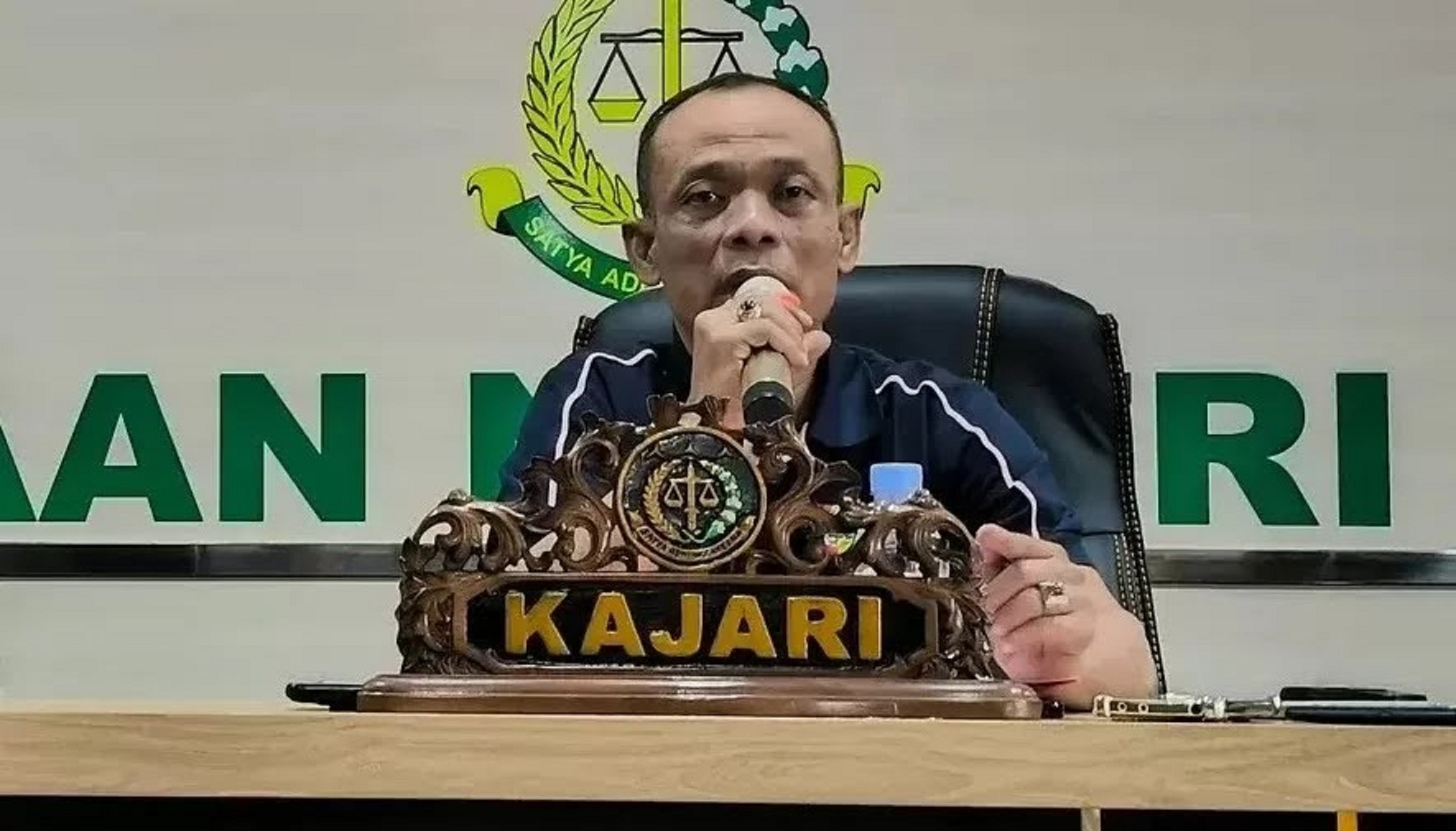 &nbsp;&ldquo;Salah satu unsur Dewan sudah diperiksa, kami akan melihat perkembangan hasil pemeriksaan dan dari sana akan ditentukan siapa saja yang kami panggil berikutnya.&rdquo;&nbsp;ICHWAN EFENDY, Kepala Kejari Jember.