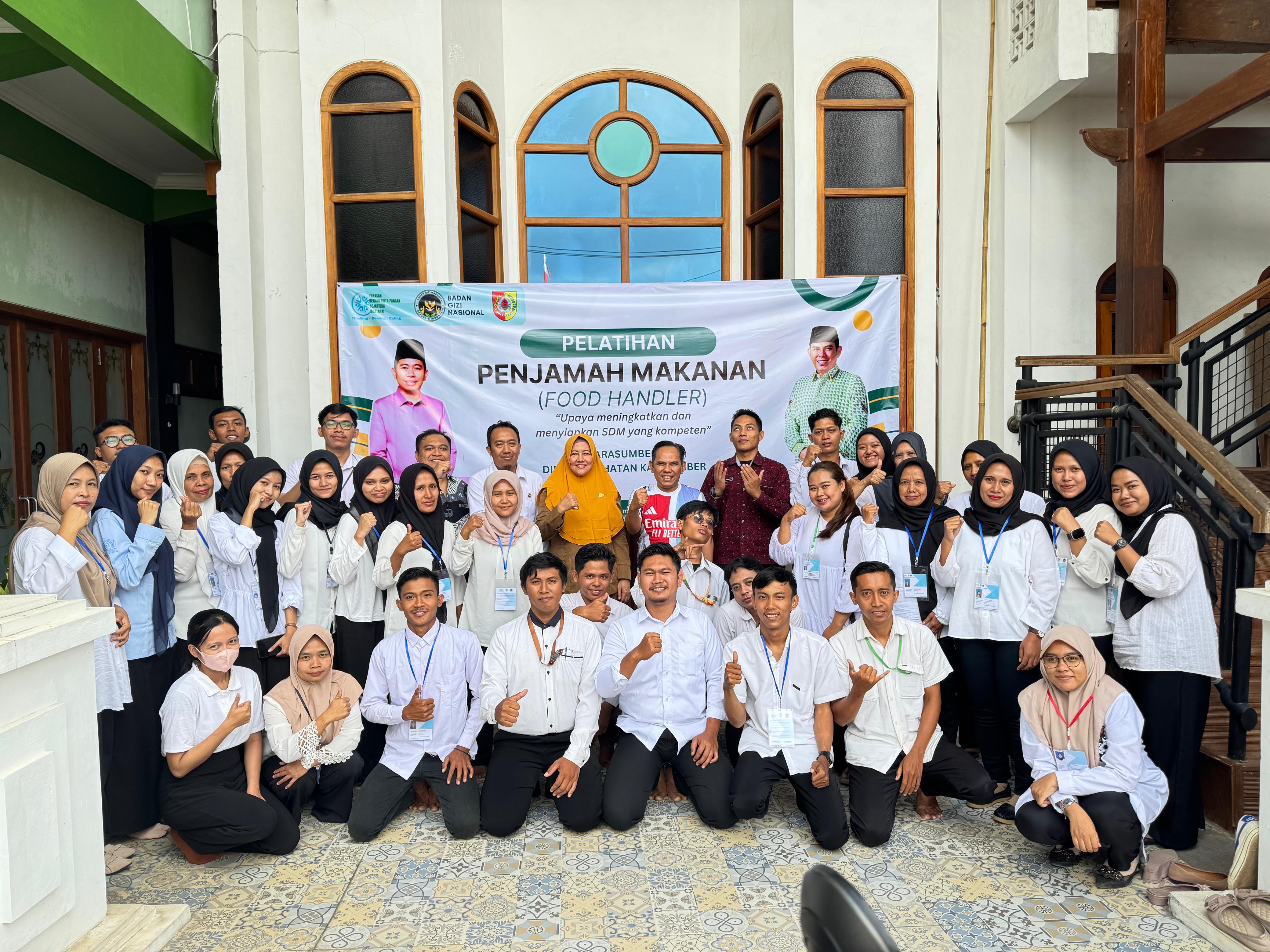 BERIKAH PELATIHAN: SPPG Baratan dibawah owner Ady Setiawan memberikan pelatihan penjamah makanan menggandeng Dinkes Jember
