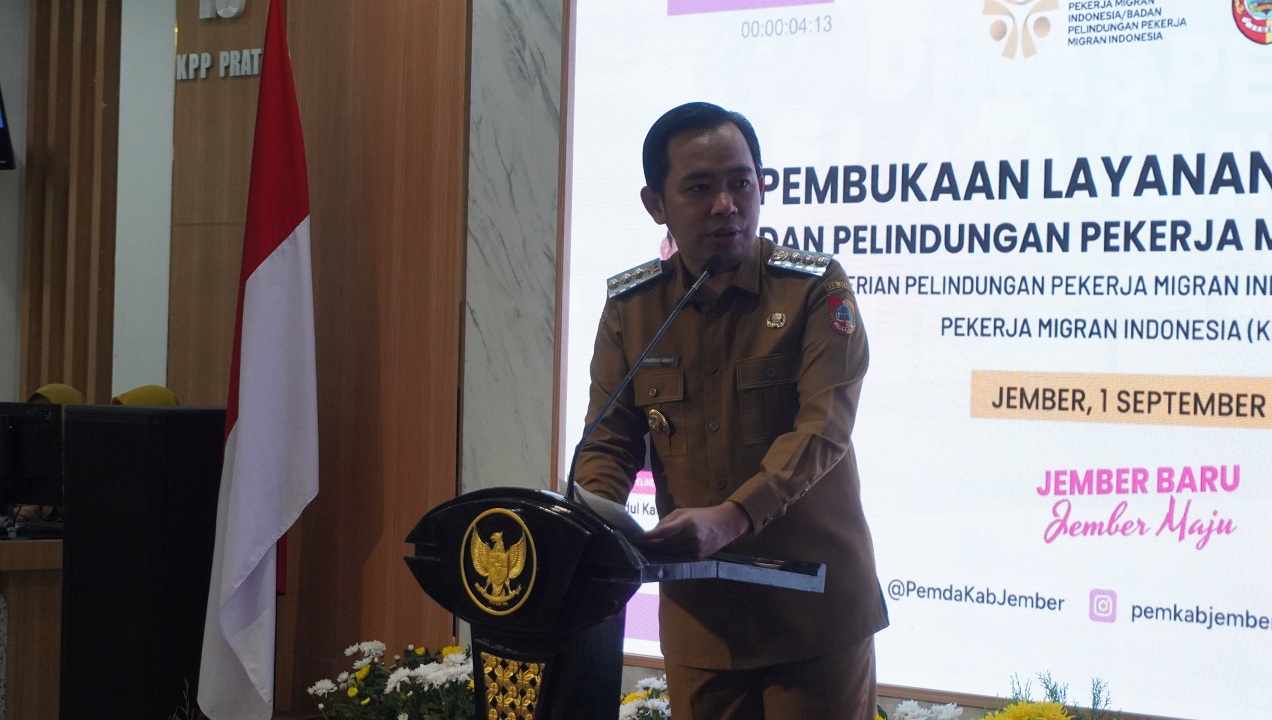 PEDULI PMI: Bupati Fawait saat pembukaan layanan penempatan dan perlindungan PMI, di Mal Pelayanan Publik (MPP) Kaliwates, Jember (1/9).