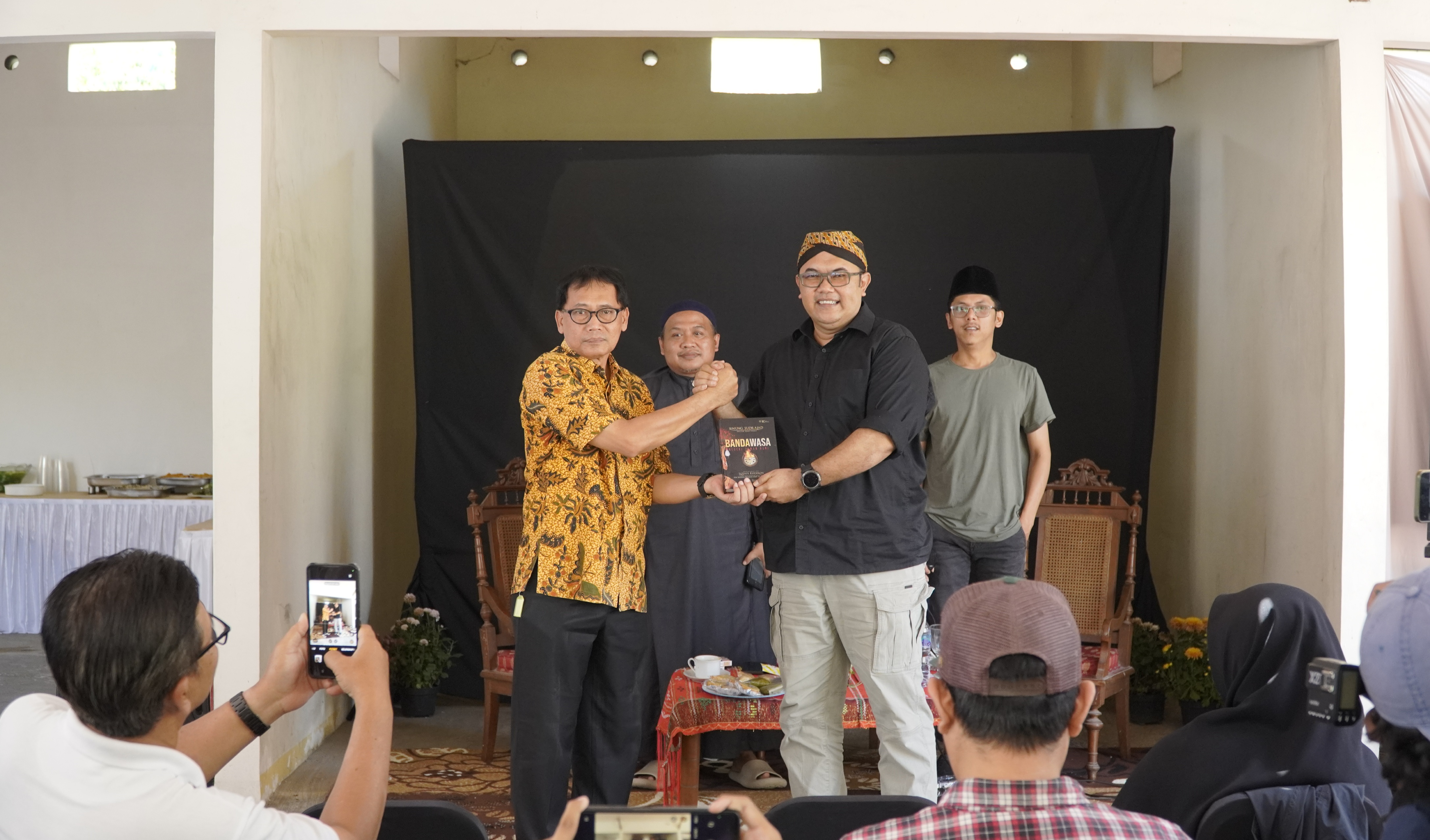 ASLI BONDOWOSO: Launching buku yang mengulas sejarah dan identitas lokal Bondowoso.