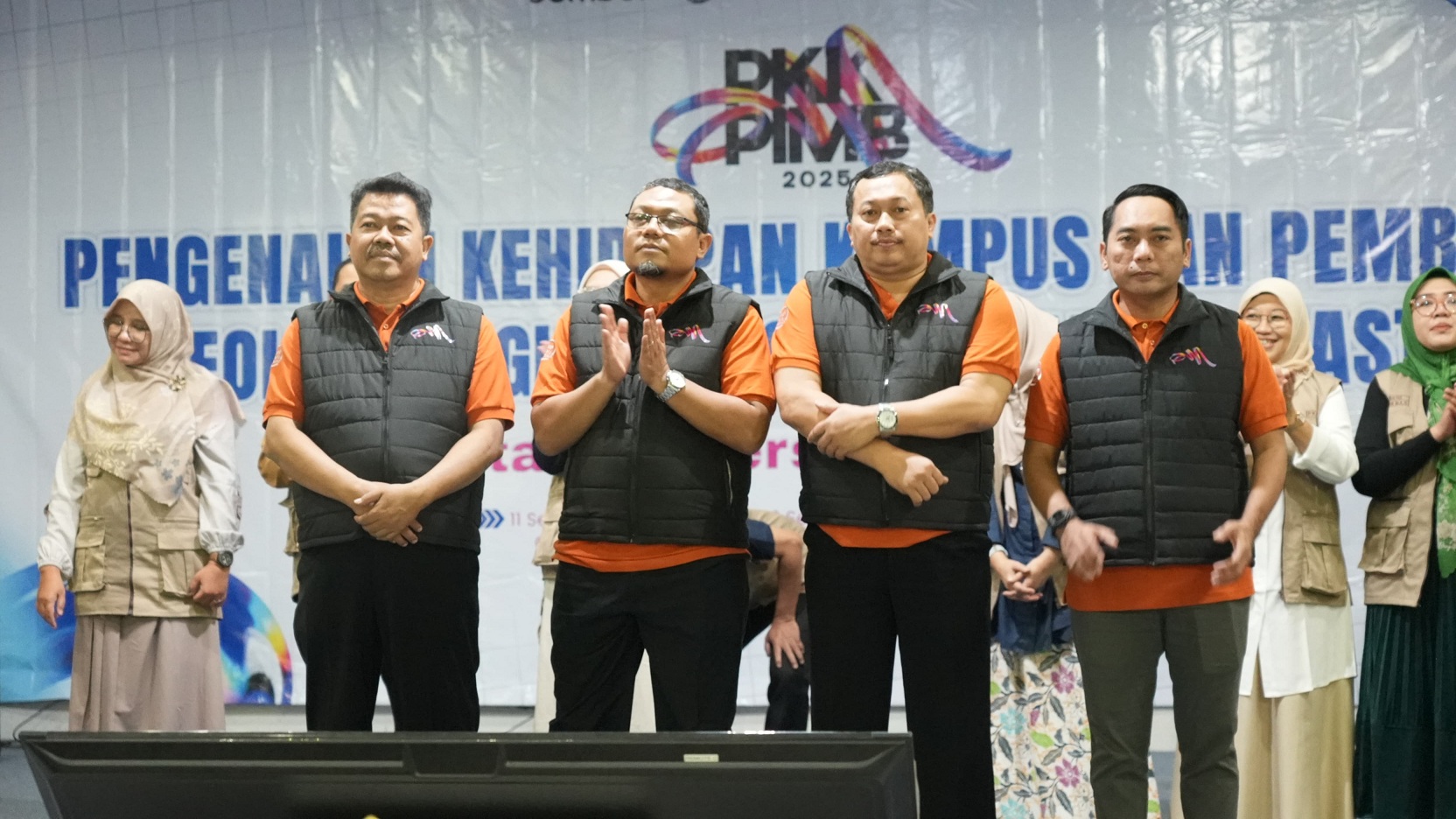SEMANGAT: Jajaran rektorat Unmuh Jember hadir dalam Grand Opening PKKPIMB 2025 yang berlangsung kemarin (10/9), di Aula Ahmad Zaenuri.