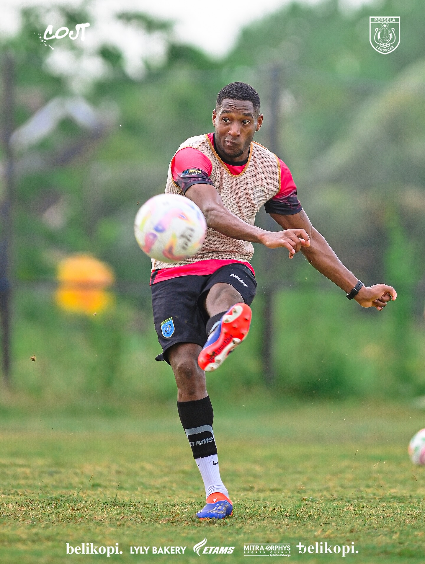 John Mena (DOK OFFICIAL PERSELA)