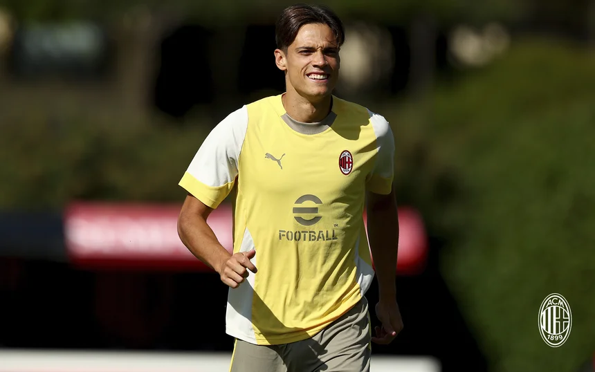 Samuele Ricci Saat Latihan Rutin Bersama AC Milan
