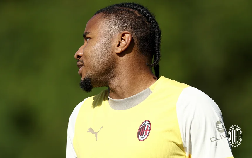 Nkunku Saat Latihan rutin bersama AC Milan
