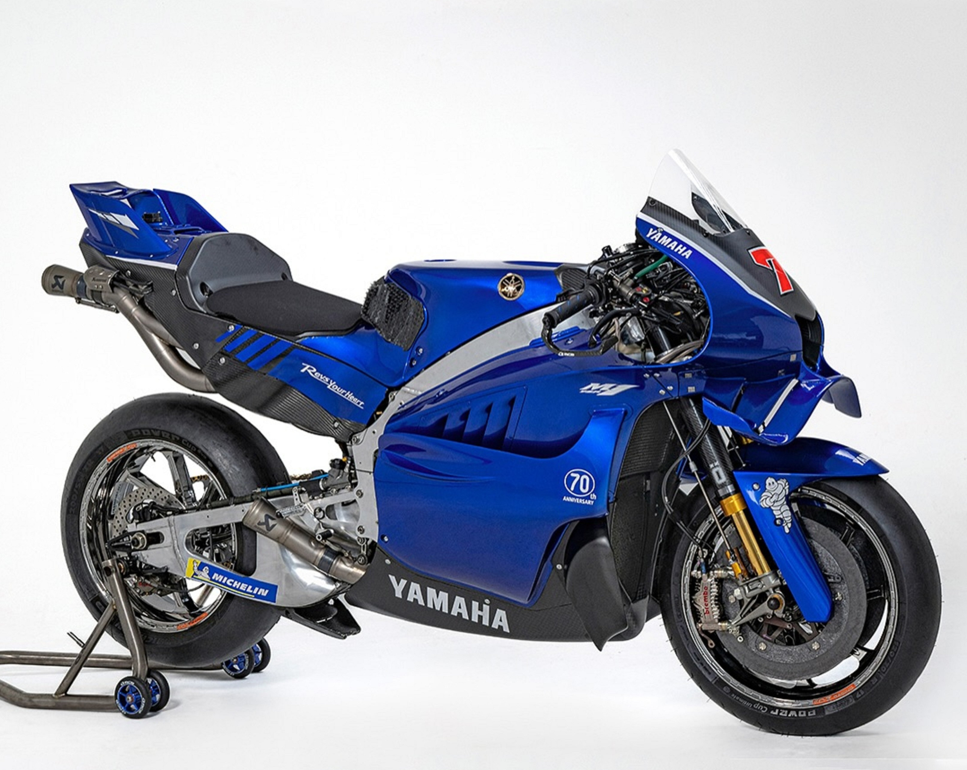 Motor prototipe Yamaha bermesin V4 yang demut di MotoGP Misano 2025.