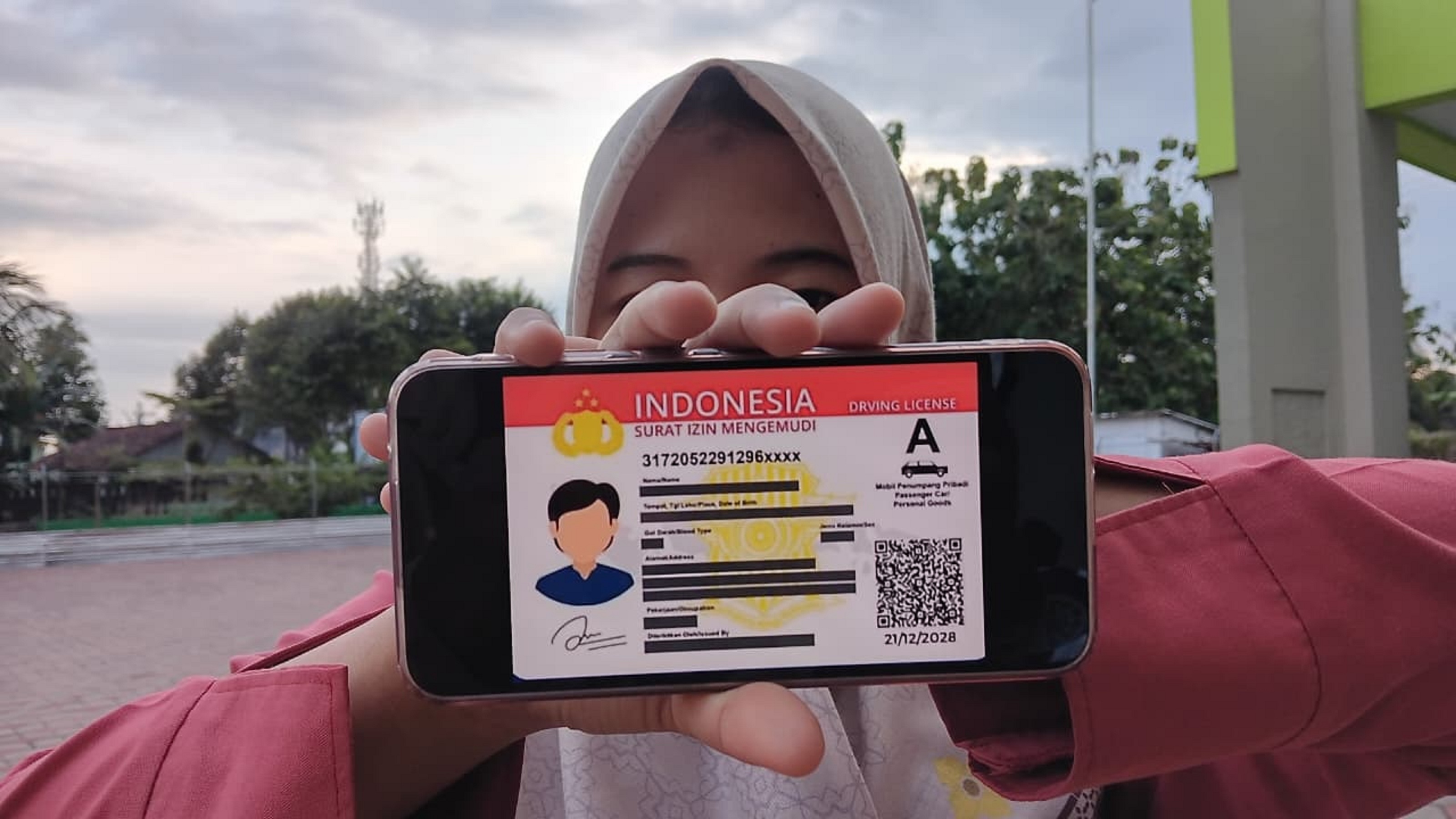 ADA PEMBARUAN: Tampak SIM baru terdapat barcode sebagai langkah pencegahan pemalsuan SIM.