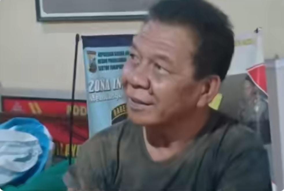 MEMBERIKAN KETERANGAN : Foto Sopir Bus Inds88Trans, saat memberikan keterangan beberapa waktu lalu tentang kronologi Kecelakaan maut tersebut.(TANGKAPAN LAYAR VIDEO DI SOSIAL MEDIA)