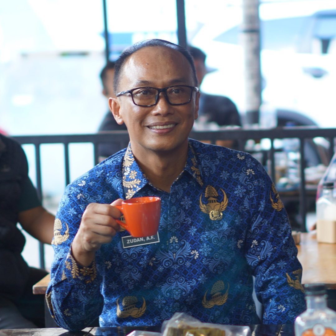 MOMEN NGOPI : Profesor DR. Zudan Arif Fakhrulloh, SH, MH, Kepala Badan Kepegawaian Negara, membuat banyak pernyataan permasalahan yang dihadapi oleh Dosen ASN PPPK. (ig : Profesor Zudan)